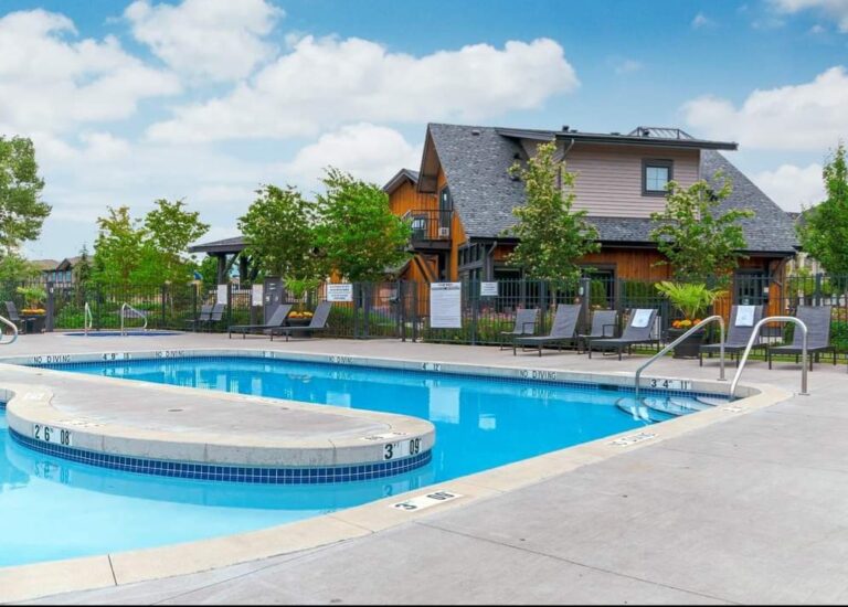 Clubhouse Pool 768x550